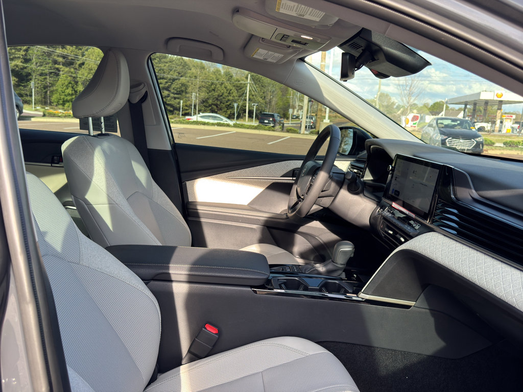 Used 2026 Toyota Camry XLE image 14