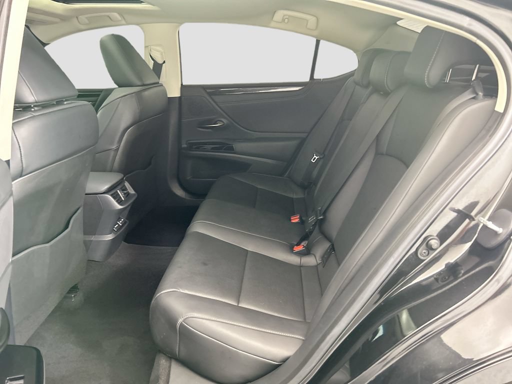 Used 2025 Lexus ES 350 w/ Accessory Package (Z2) FWD image 19
