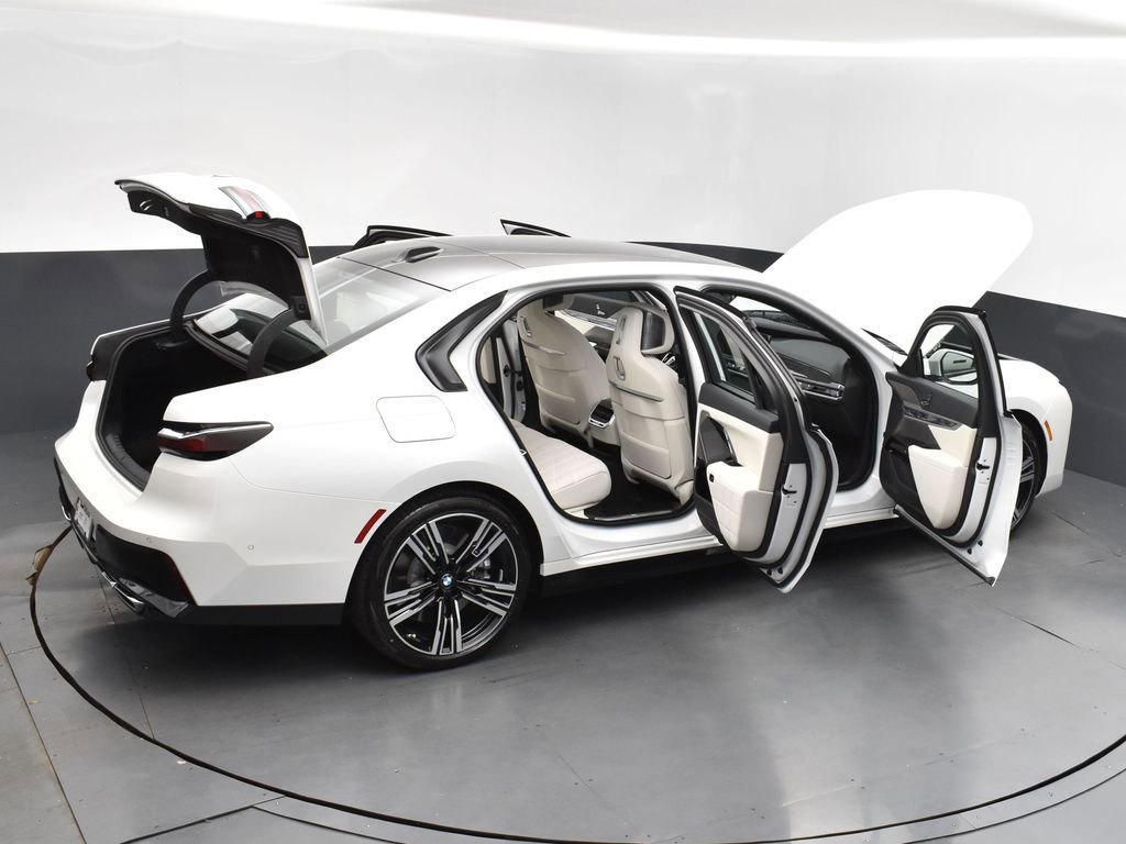 Certified 2024 BMW 760i xDrive w/ Executive Package image 49