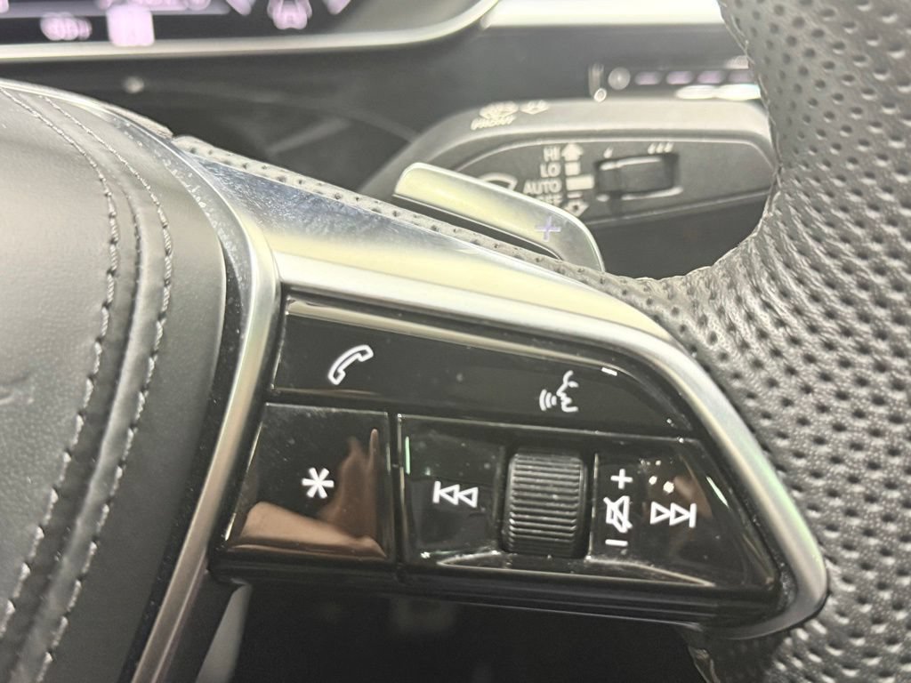 Used 2023 Audi S8 AWD/4WD image 23