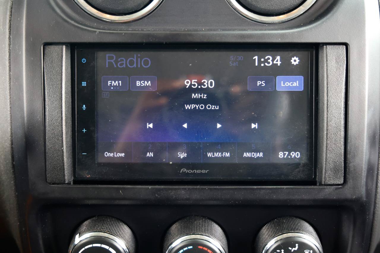 Used 2016 Jeep Patriot Latitude AWD/4WD image 31