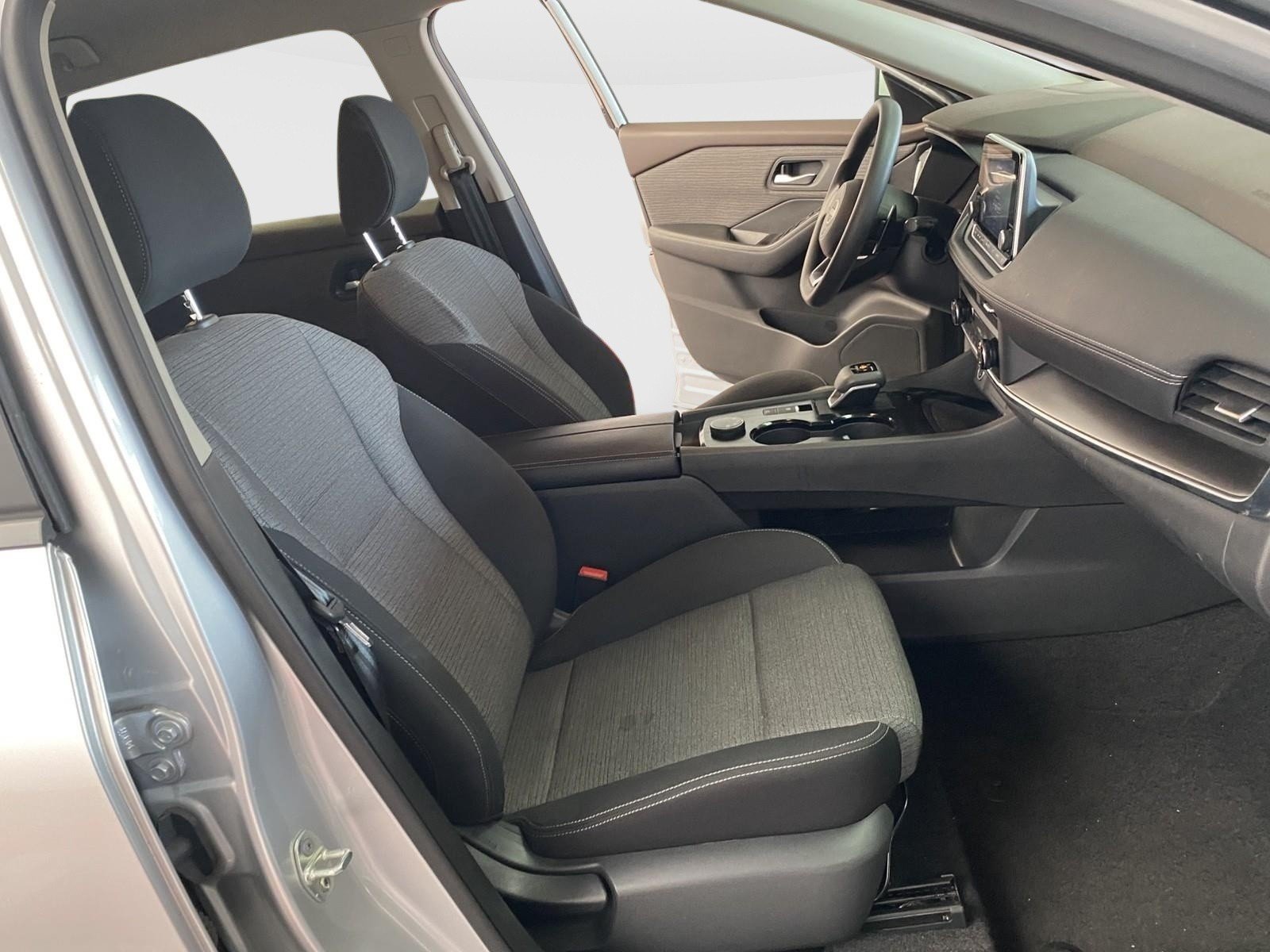 Used 2023 Nissan Rogue SV AWD/4WD image 9