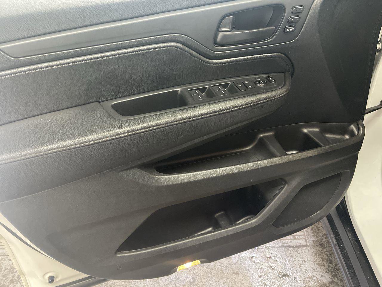 Certified 2024 Honda Odyssey EX-L image 13