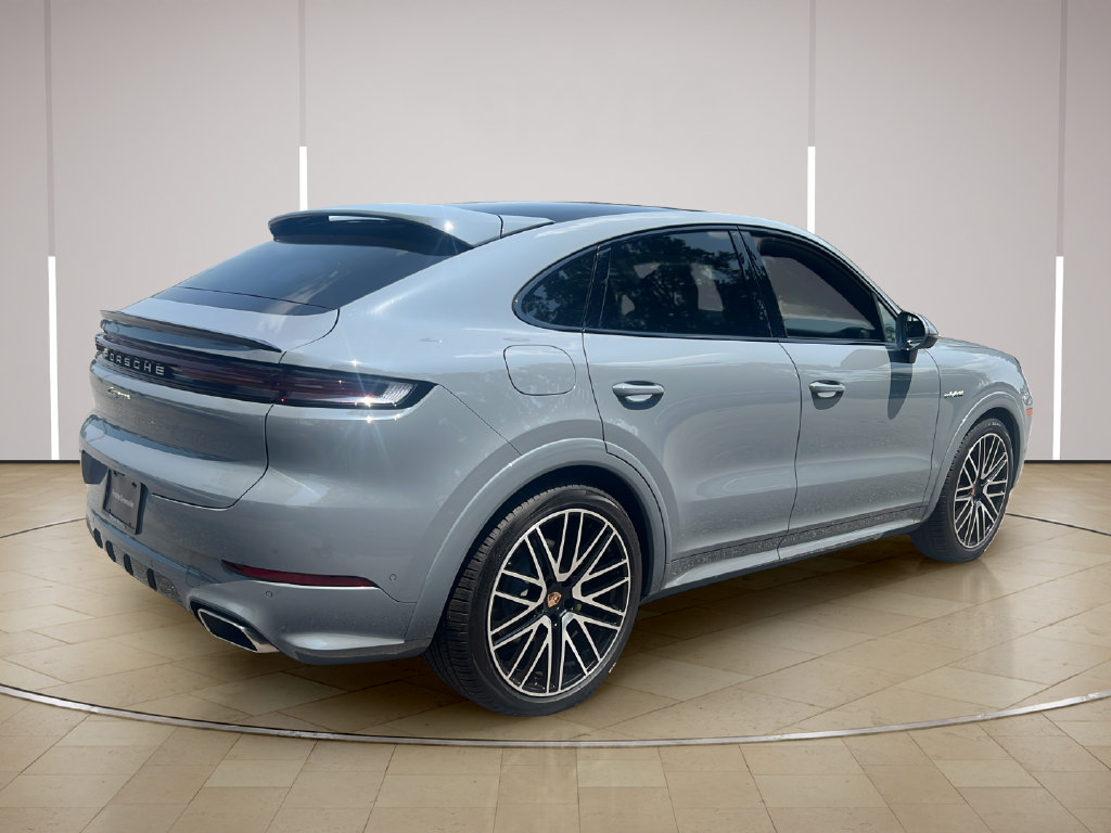 New 2026 Porsche Cayenne E-Hybrid Coupe AWD/4WD image 7