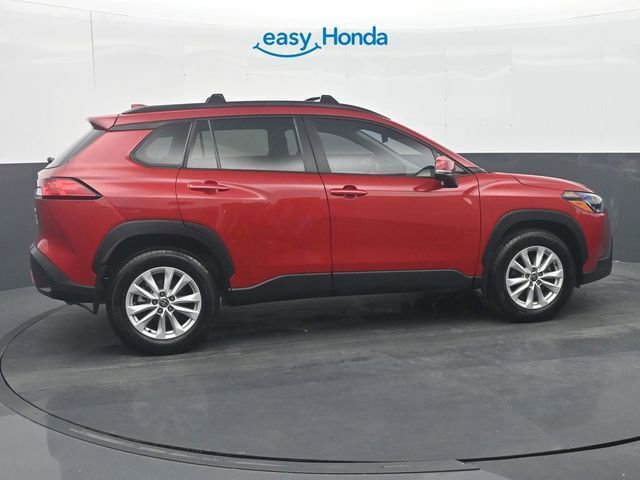 Used 2024 Toyota Corolla Cross LE image 8