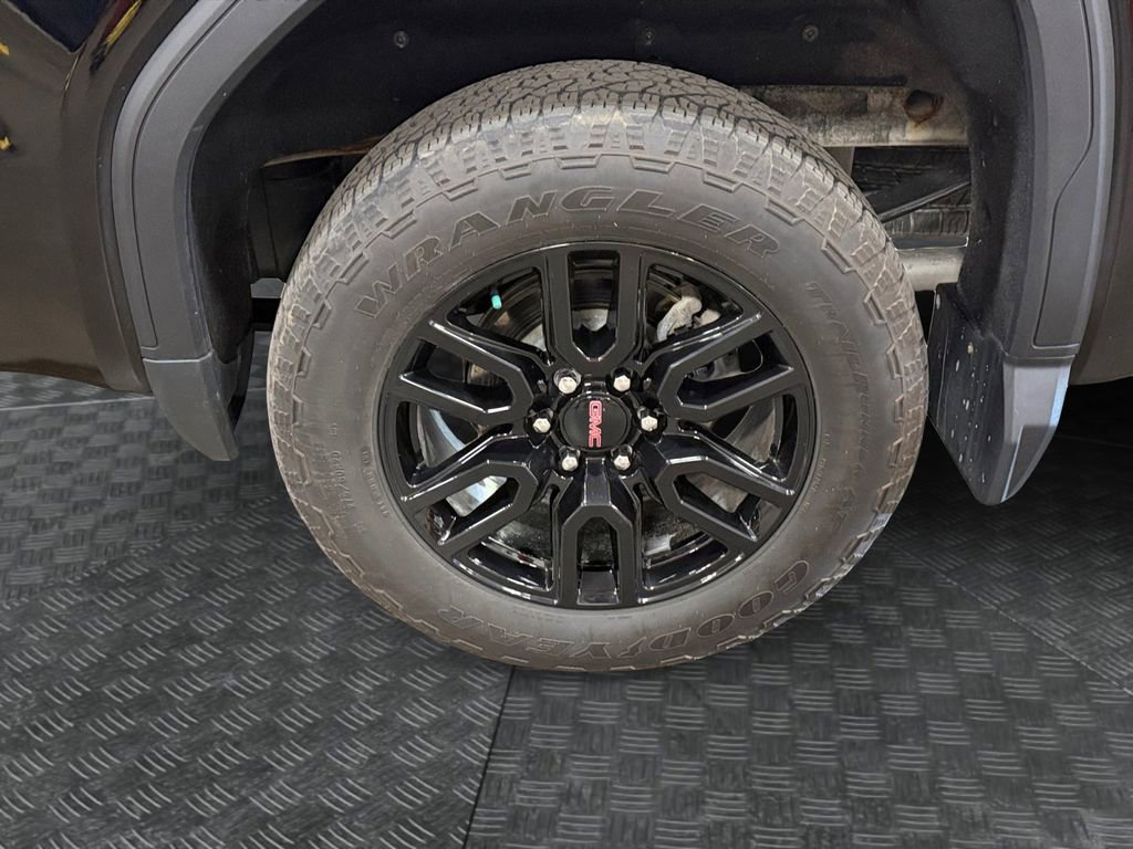 Used 2023 GMC Sierra 1500 Elevation w/ LPO, Elevation Black Package AWD/4WD image 14