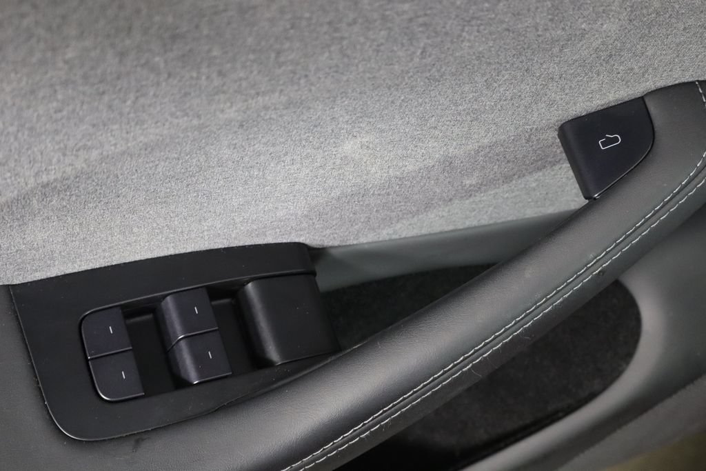 Used 2024 Tesla Model 3 Standard Range RWD image 18