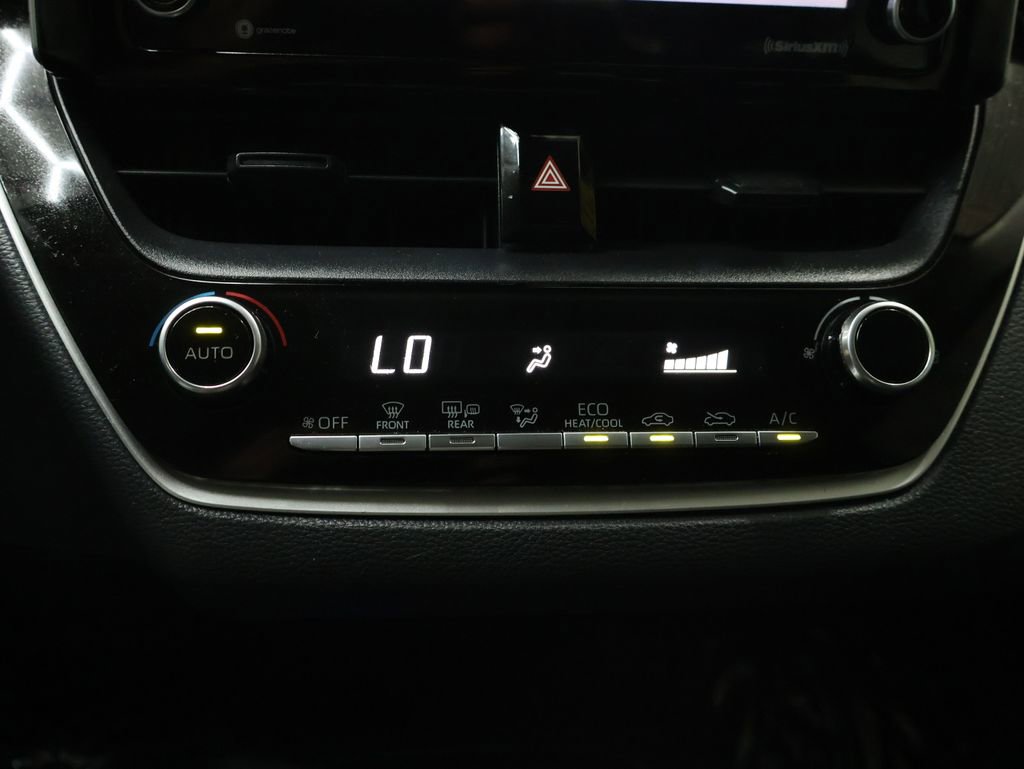 Used 2021 Toyota Corolla LE image 22