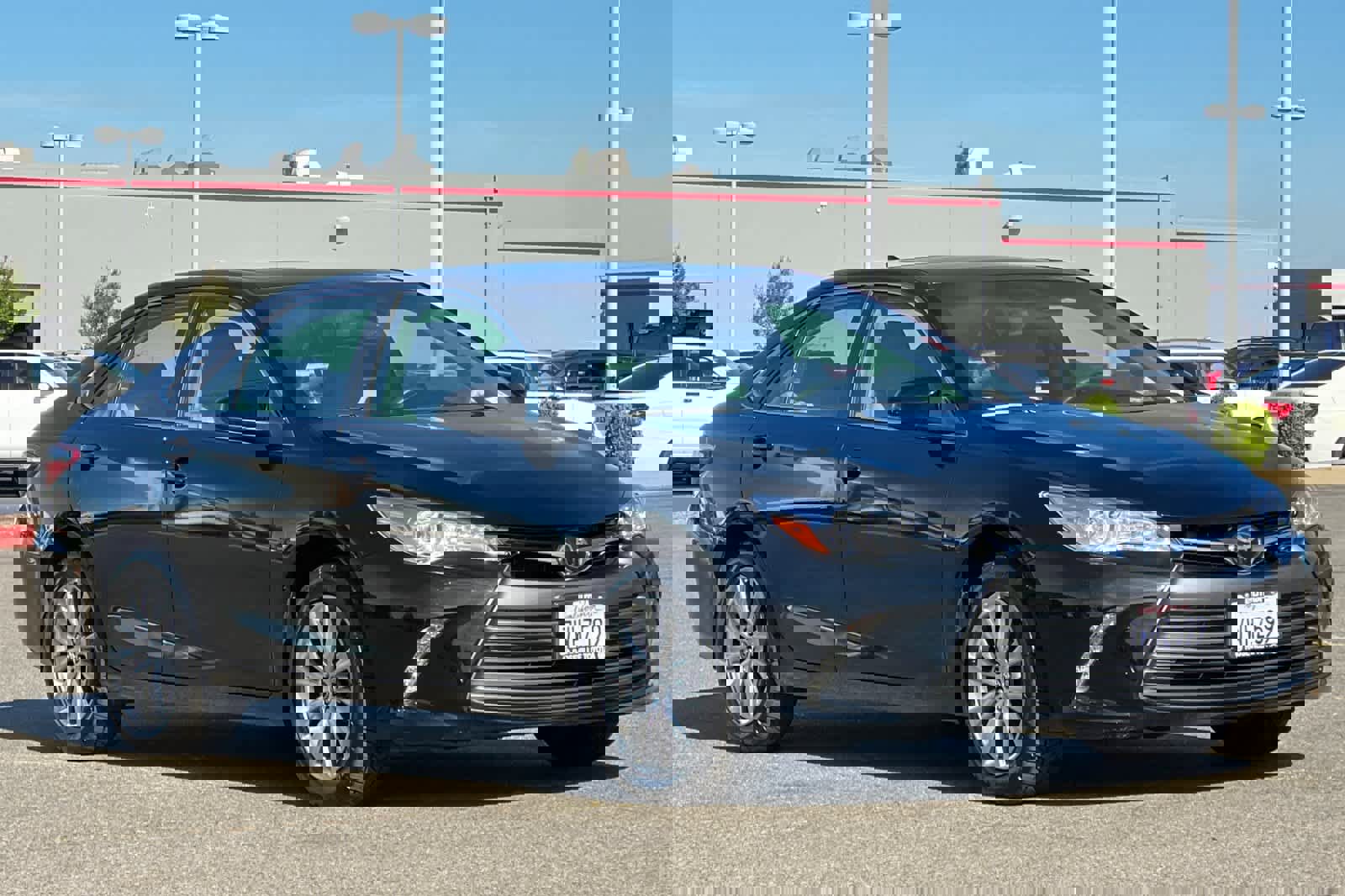 Used 2017 Toyota Camry XLE image 5