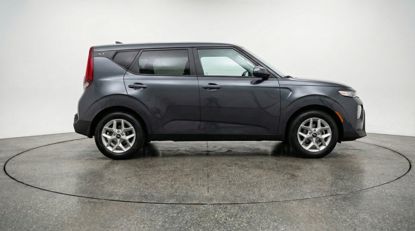 Used 2025 Kia Soul LX w/ LX Technology Package FWD image 11