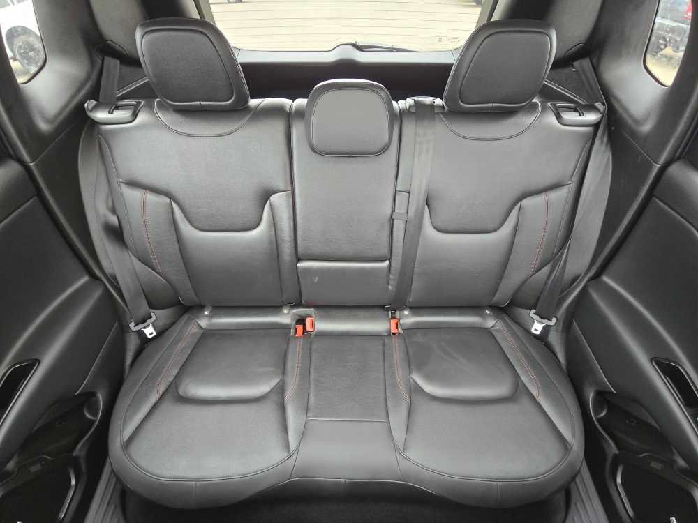 Used 2021 Jeep Renegade Trailhawk w/ Sun & Sound Group AWD/4WD image 17