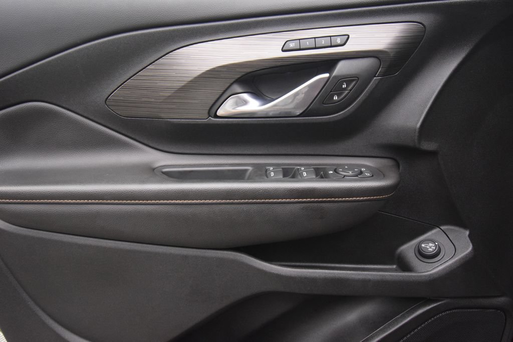 Used 2020 GMC Terrain SLT w/ Preferred Package FWD image 23