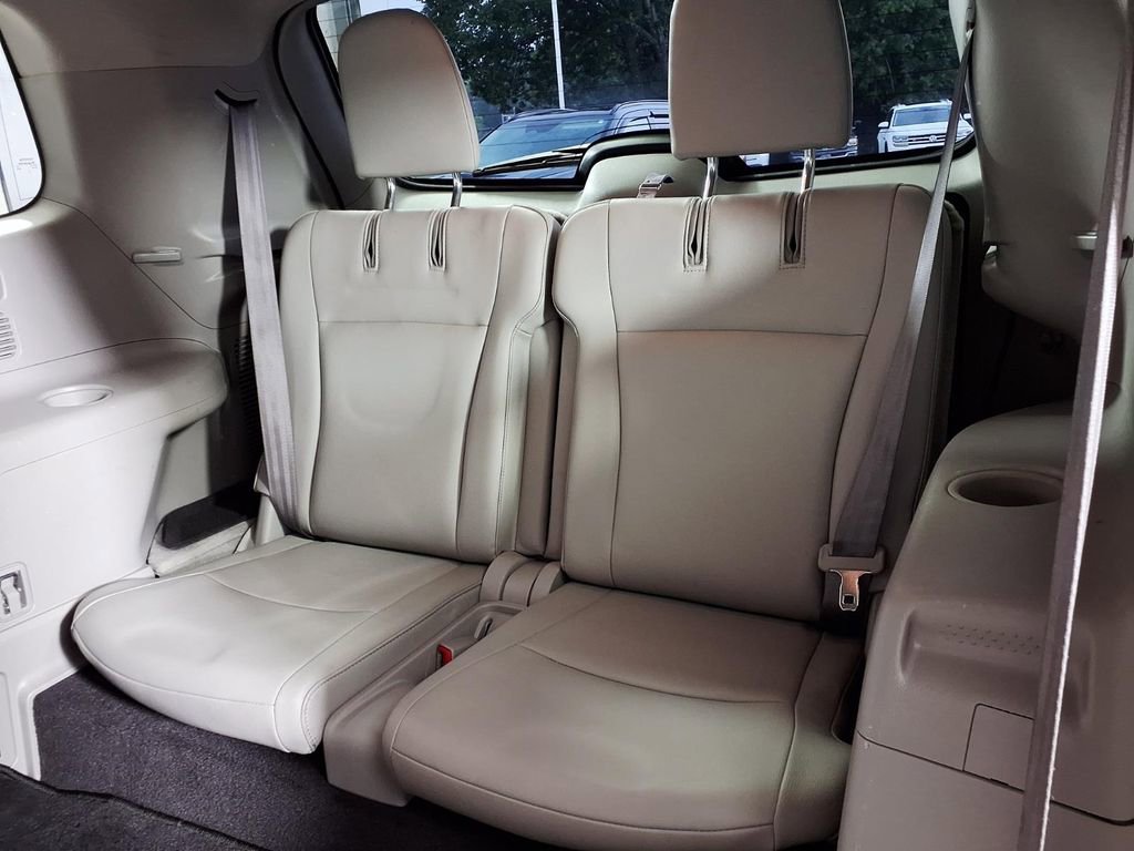Used 2013 Toyota Highlander SE FWD image 9