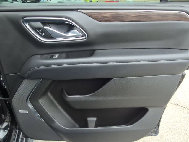 Used 2022 Chevrolet Suburban LT AWD/4WD image 15