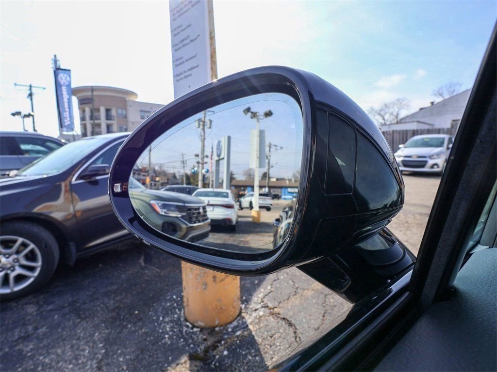 Used 2023 Porsche Macan S image 29