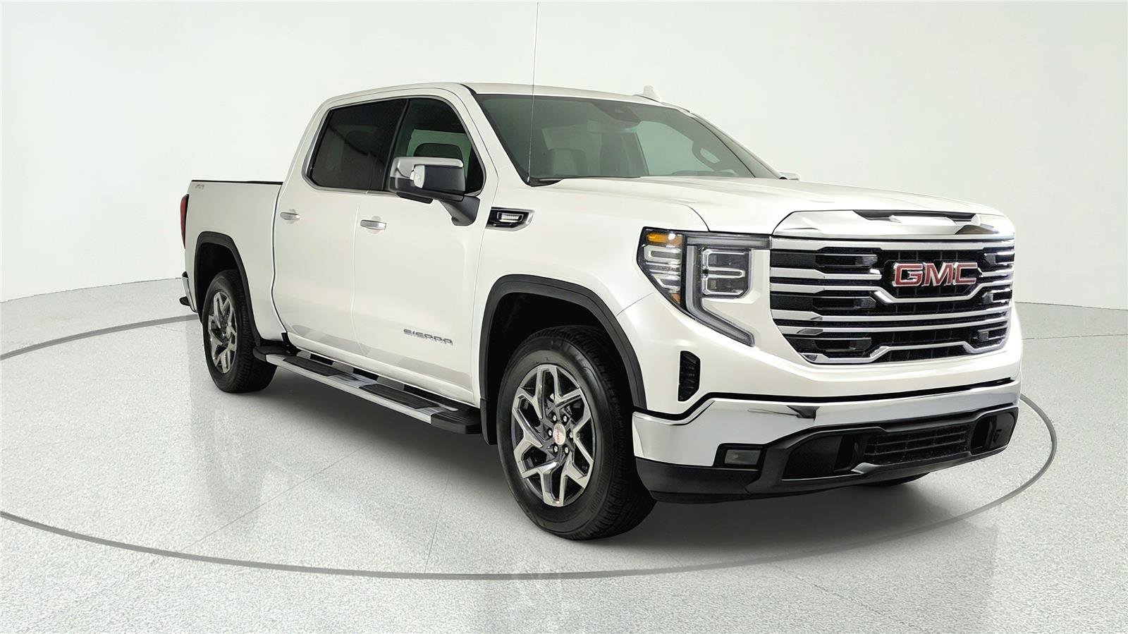 Used 2022 GMC Sierra 1500 SLT w/ SLT Convenience Package AWD/4WD image 1
