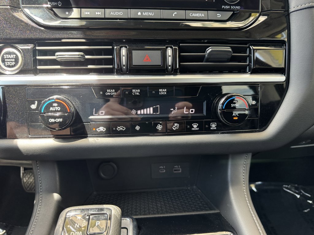 Used 2024 Nissan Pathfinder SV w/ Lighting Package (N92) FWD image 23