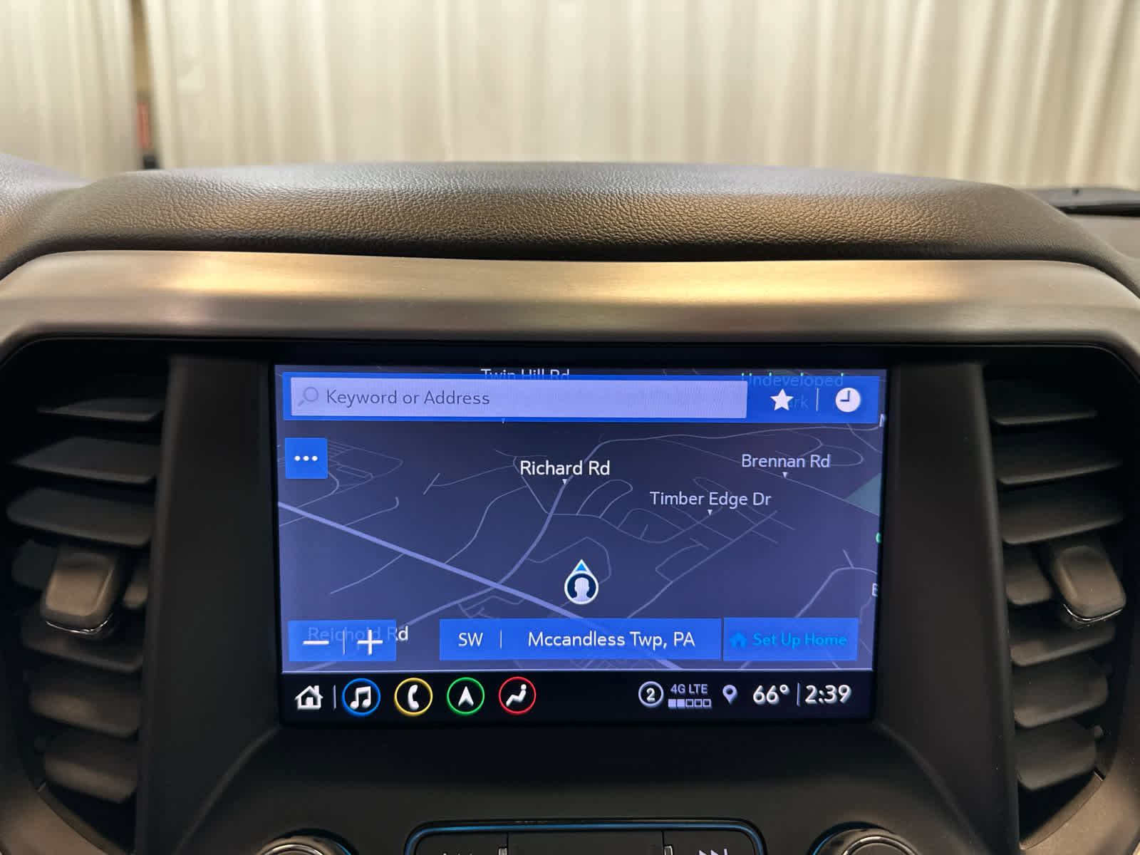 Certified 2021 GMC Acadia SLT w/ Premium Package image 16