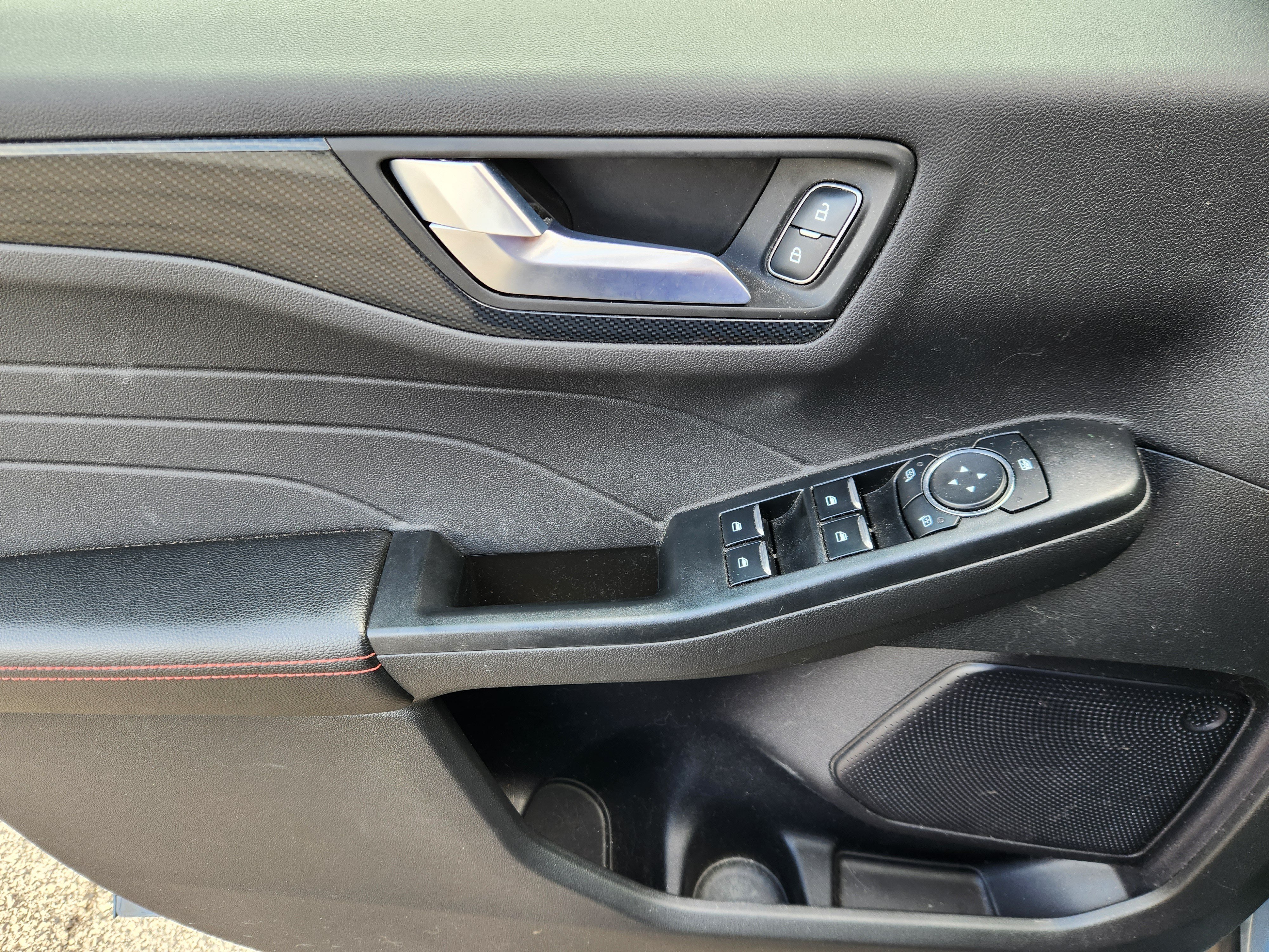 Used 2024 Ford Escape ST-Line w/ Tech Pack #1 FWD image 17
