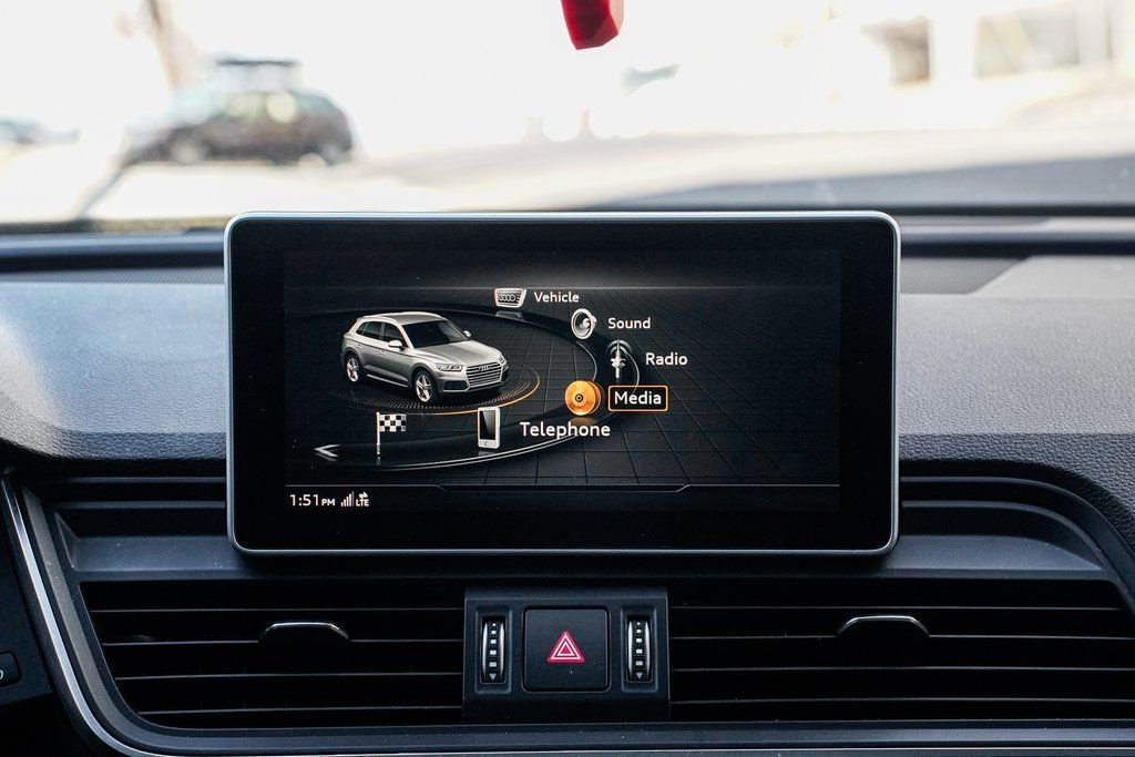 Used 2018 Audi Q5 2.0T Premium Plus w/ Premium Plus Package image 12