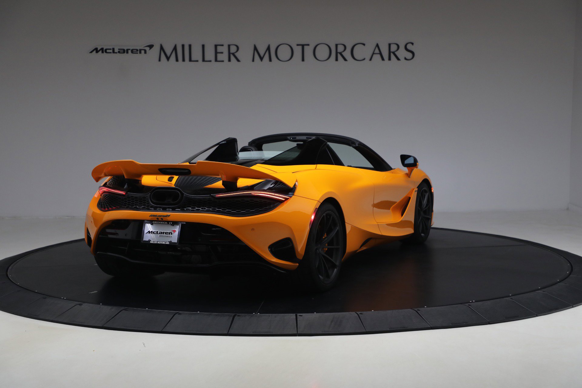 Used 2025 McLaren 750S Spider RWD image 7