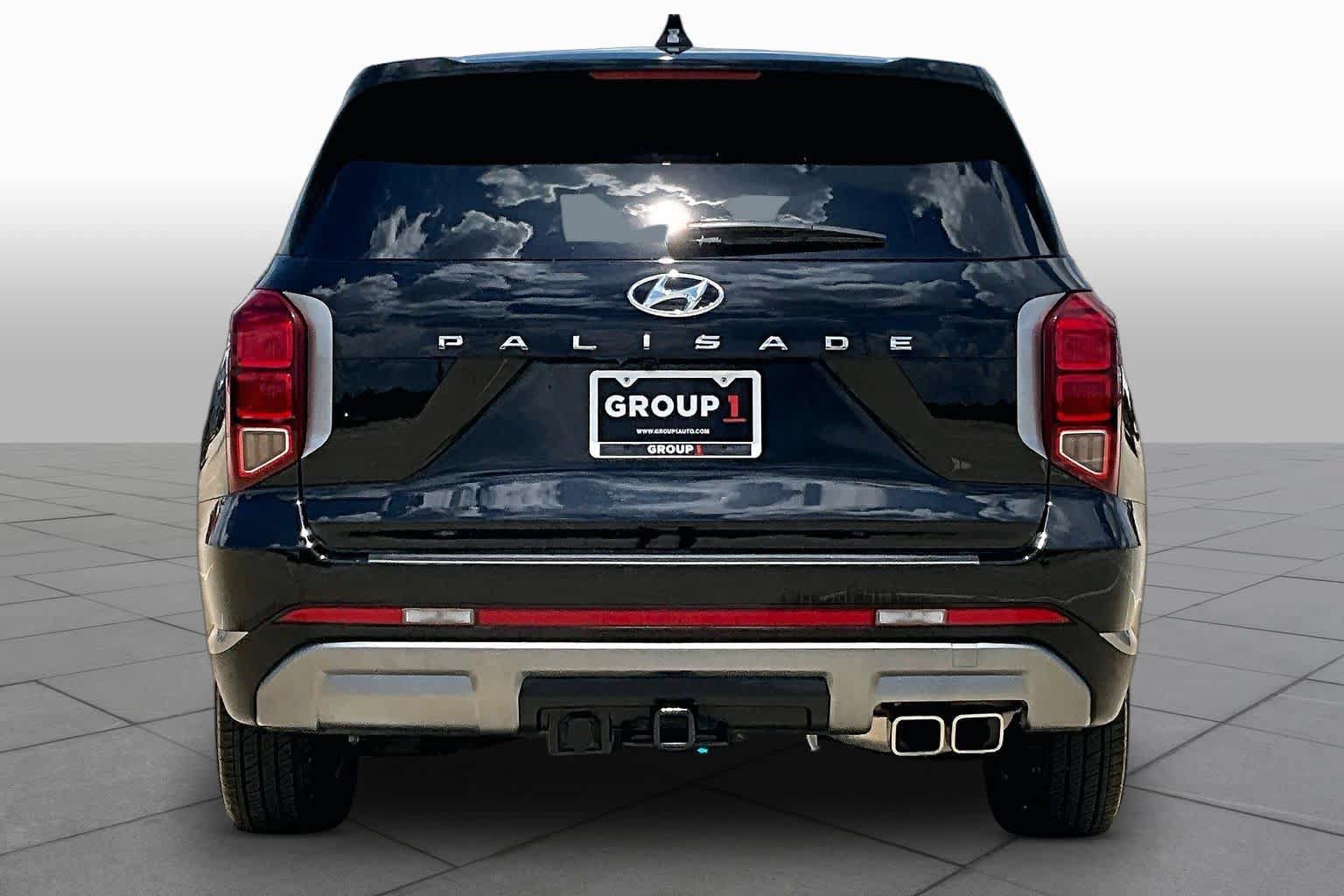 Used 2025 Hyundai Palisade SE FWD image 5