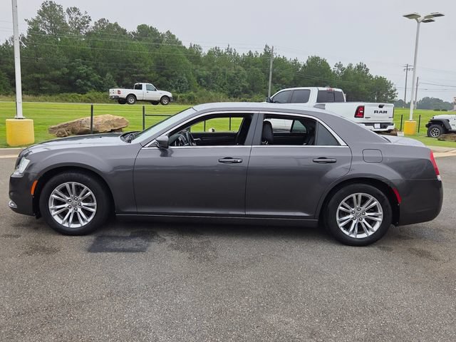 Used 2019 Chrysler 300 Touring L w/ Quick Order Package 22F RWD image 4