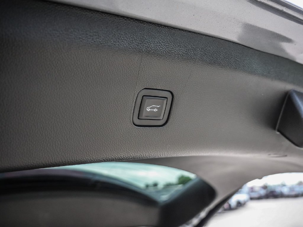 Used 2024 Buick Enclave Essence w/ Sport Touring Edition FWD image 12