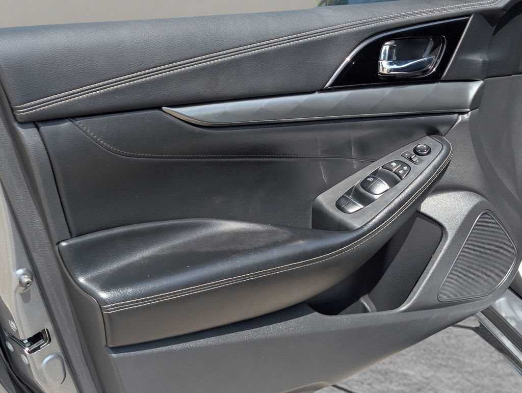 Used 2022 Nissan Maxima SV w/ Floor Mat Group FWD image 14