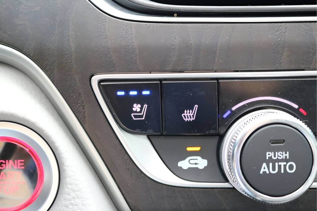Used 2018 Honda Accord Touring image 24