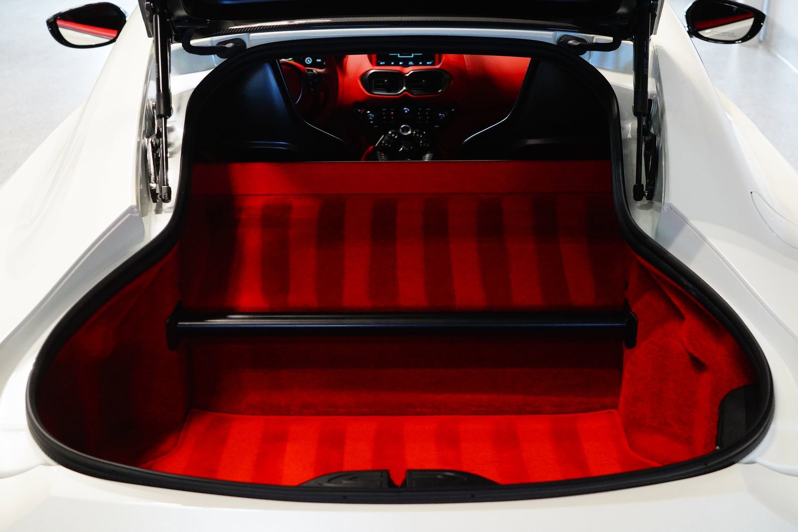 Used 2023 Aston Martin V12 Vantage RWD image 35