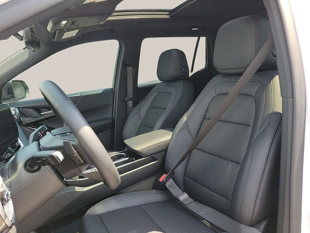 Used 2027 Chevrolet Equinox LT w/ Convenience Package II FWD image 11