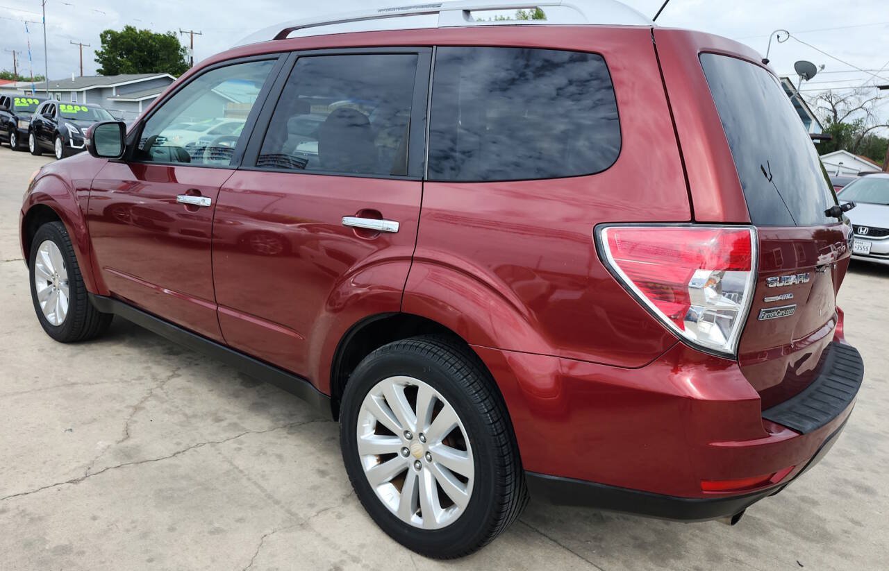 Used 2011 Subaru Forester 2.5X Touring AWD/4WD image 3