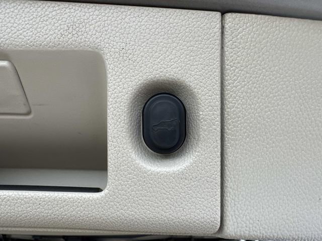 Used 2019 Cadillac Escalade Luxury image 16