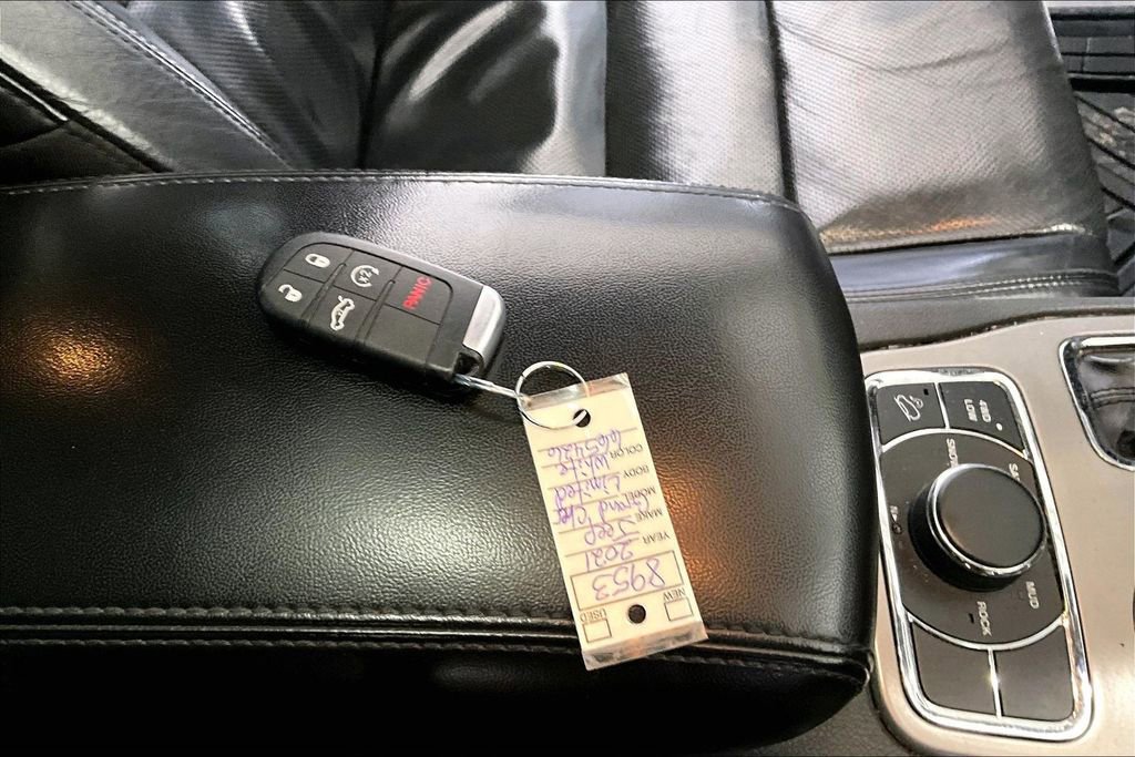 Used 2021 Jeep Grand Cherokee Limited w/ Luxury Group II image 35