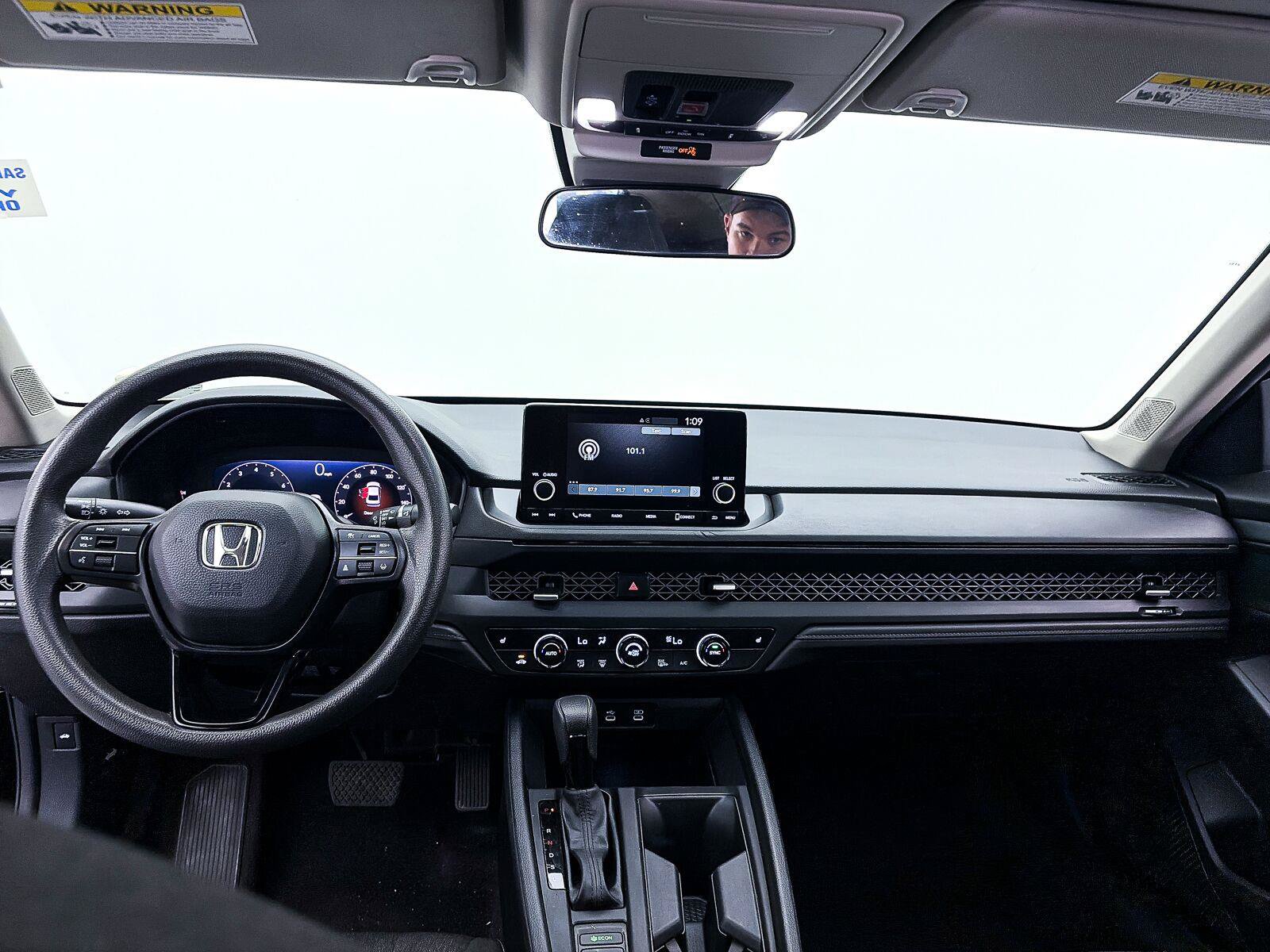 Used 2025 Honda Accord SE image 19