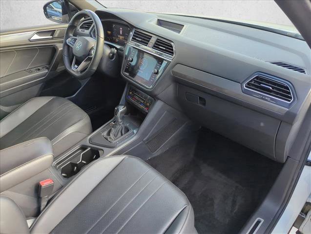 Used 2022 Volkswagen Tiguan SE R-Line image 25