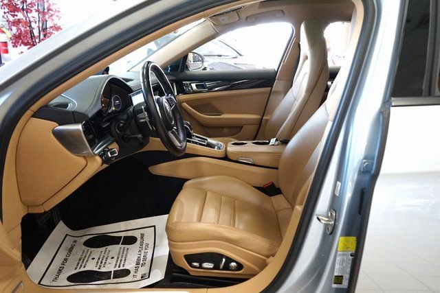 Used 2019 Porsche Panamera 4 image 28