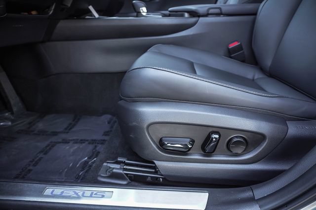 Certified 2025 Lexus UX 300h FWD w/ Accessory Package (Z2) image 11