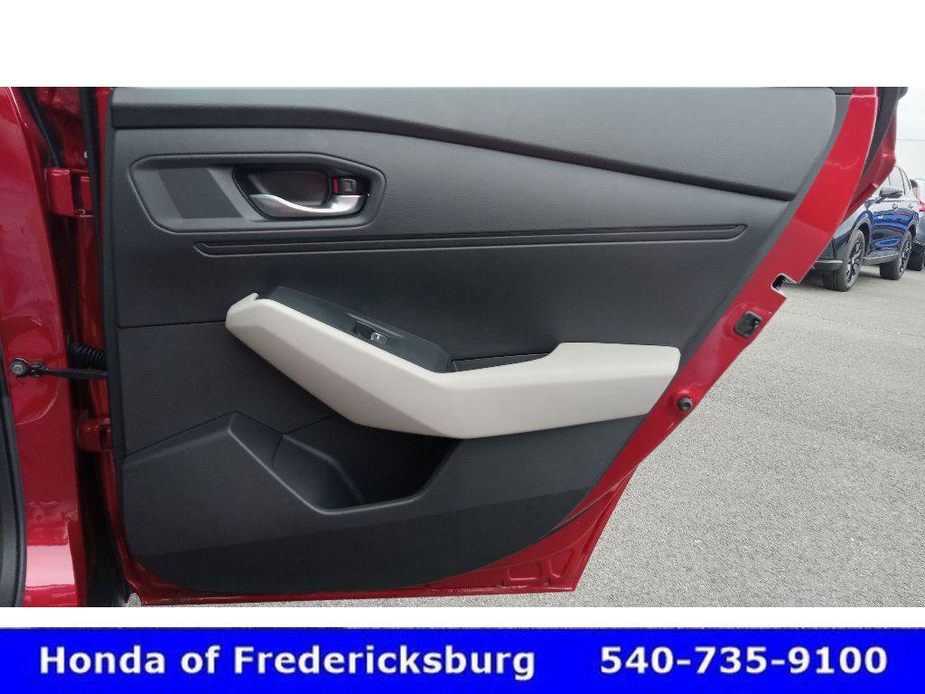 Used 2025 Honda Accord SE image 32