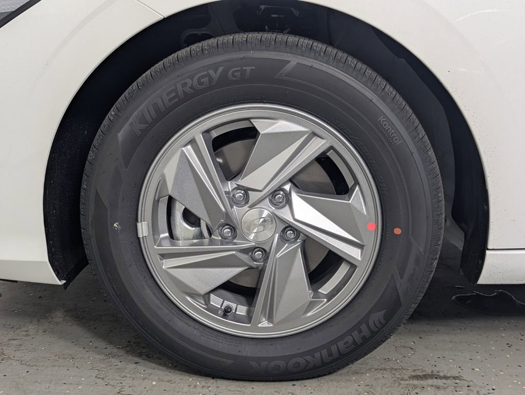 New 2026 Hyundai Elantra SE FWD image 9