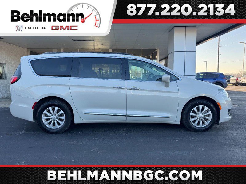 Used 2017 Chrysler Pacifica Touring-L