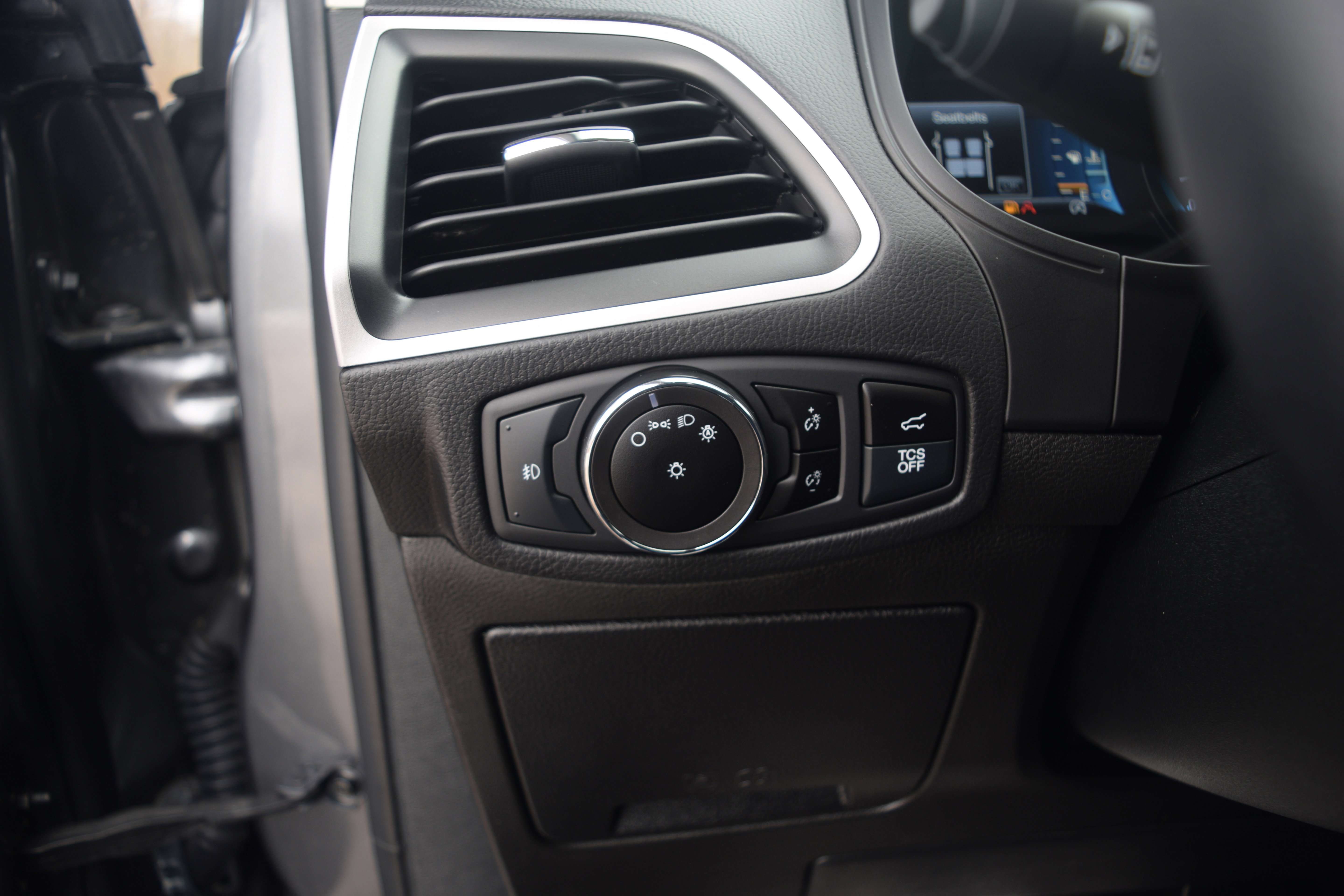 Used 2023 Ford Edge SEL w/ Convenience Package image 7