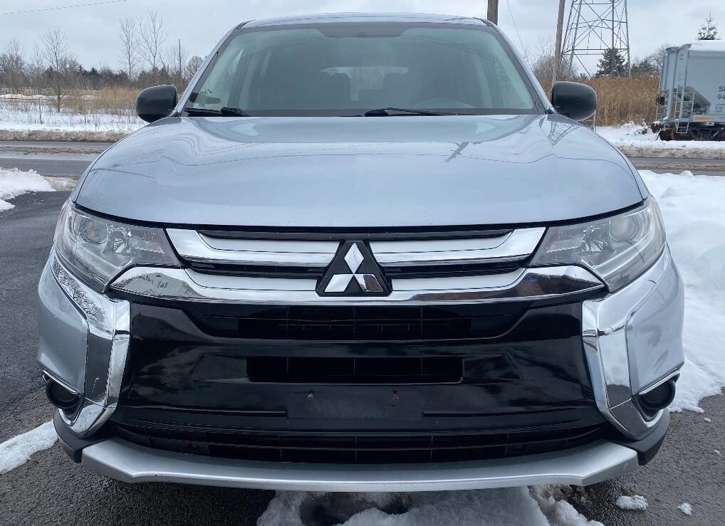 Used 2017 Mitsubishi Outlander ES image 4