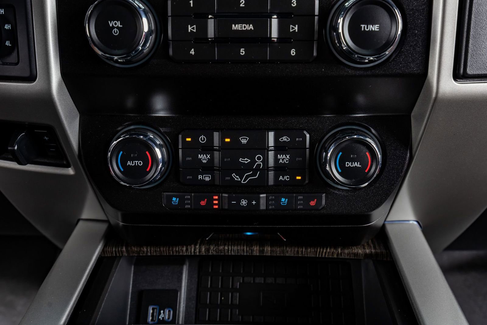 Used 2021 Ford F250 Lariat image 27