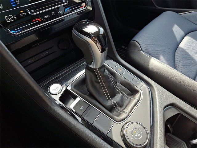 New 2025 Volkswagen Taos SEL image 10