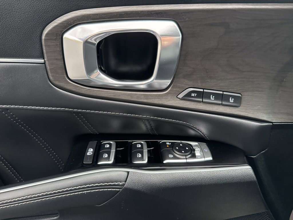 Used 2024 Kia Sorento SX Prestige image 13