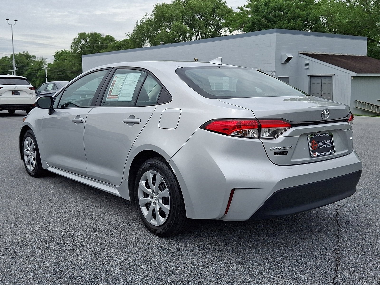 Used 2023 Toyota Corolla LE FWD image 5