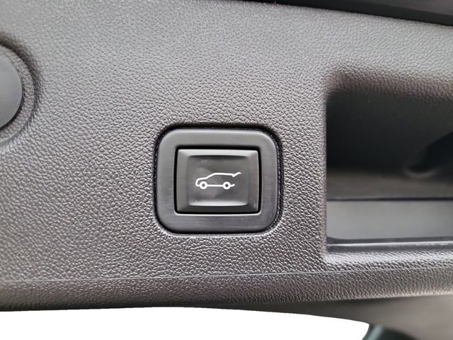 Used 2023 Chevrolet Equinox RS w/ RS Leather Package image 25