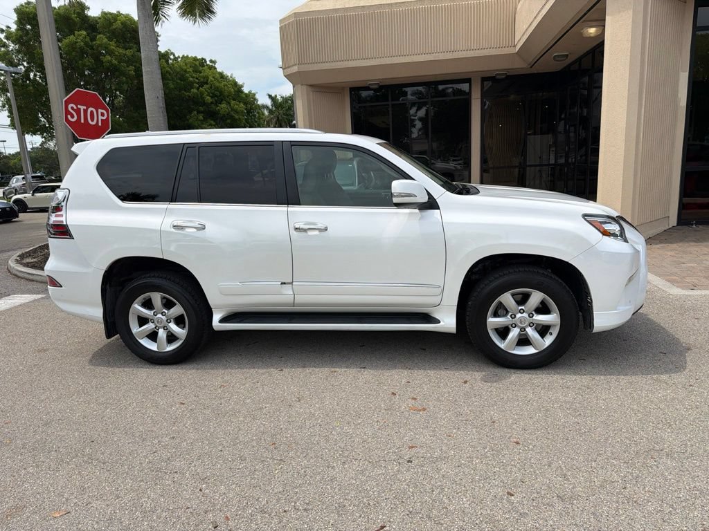Used 2017 Lexus GX 460 w/ Navigation Package AWD/4WD image 3